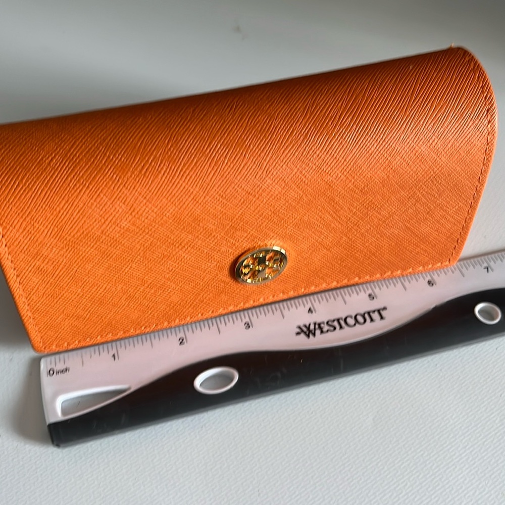 Tory Burch Sunglasses Case Very good condition.